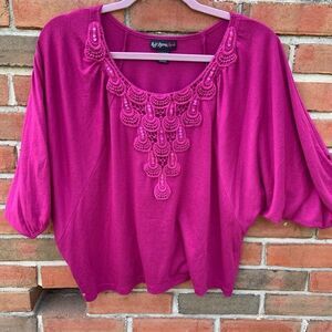 𝅺Flowy Top w/ Neck Detail